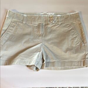 Vineyard Vines Women's Cream Shorts